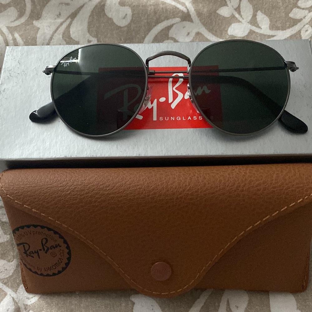 NWT mens Ray Ban sunglasses